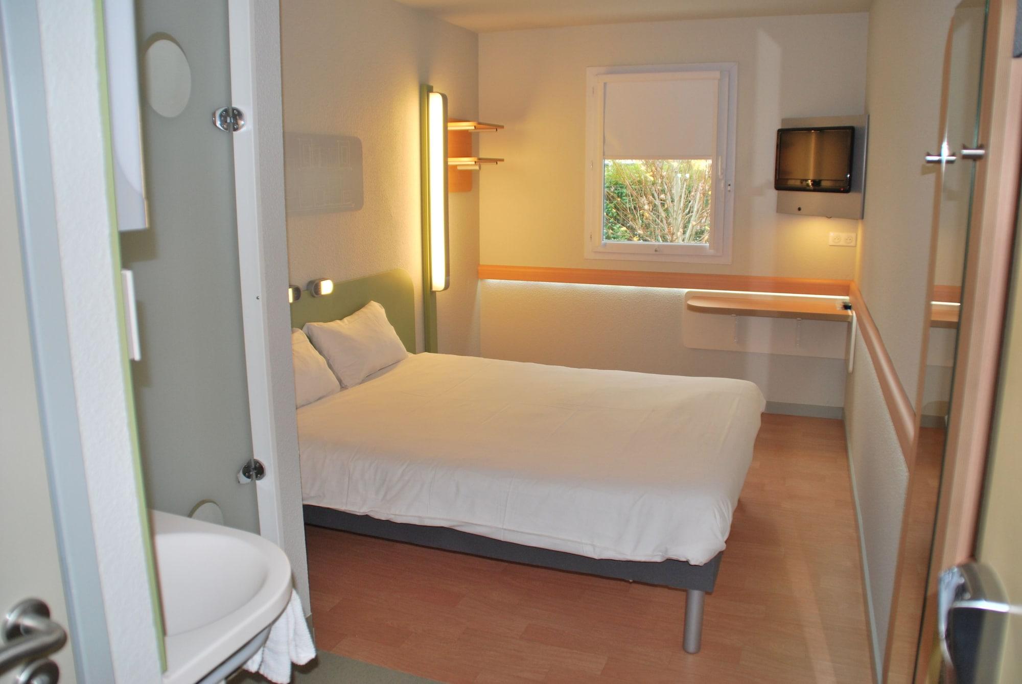 Ibis Budget Bergerac Bagian luar foto