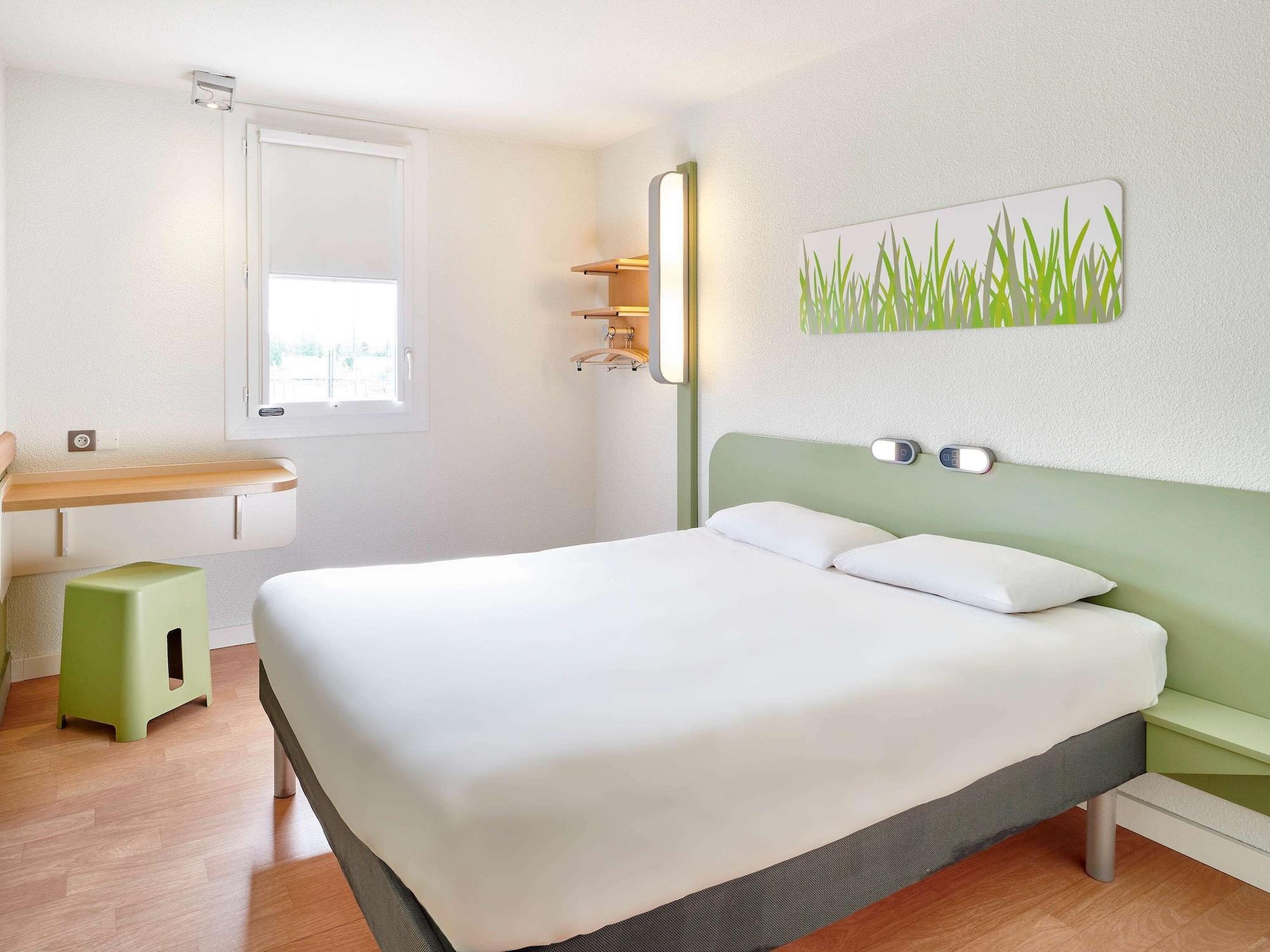 Ibis Budget Bergerac Bagian luar foto