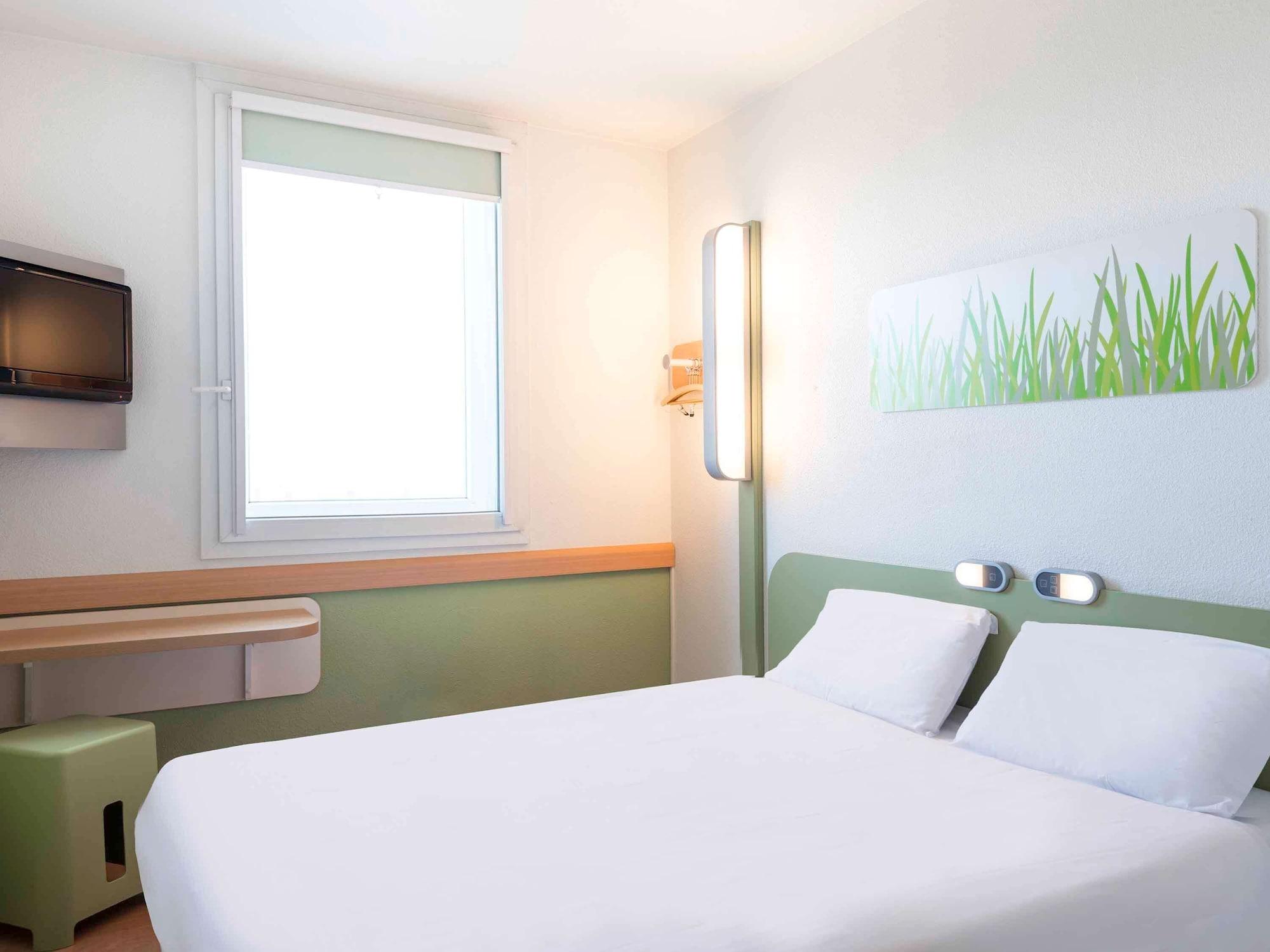 Ibis Budget Bergerac Bagian luar foto